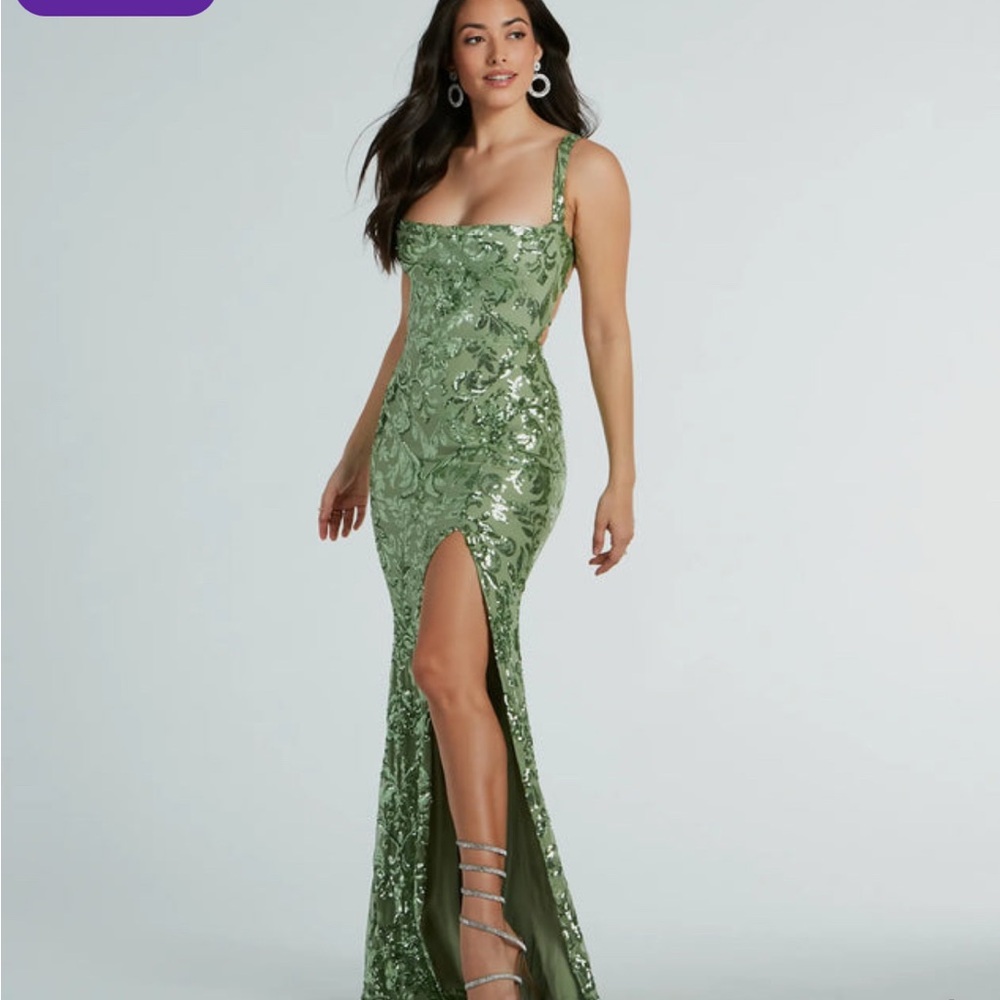Elegant Green Sequin Evening Dress